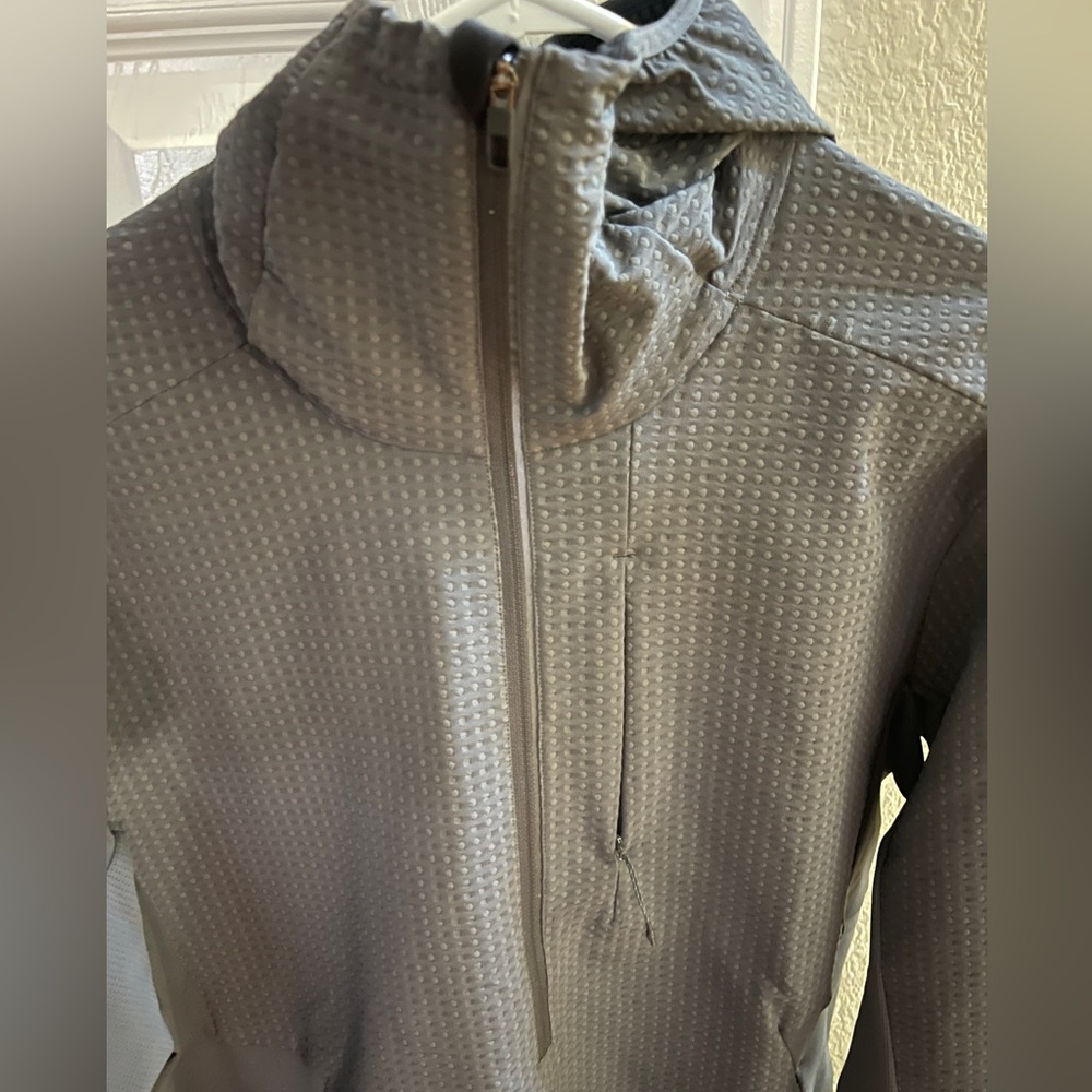 Lululemon Cold Terrain 3/4 Zip Jacket – Graphite – Size L (Like New) - Picture 3 of 6